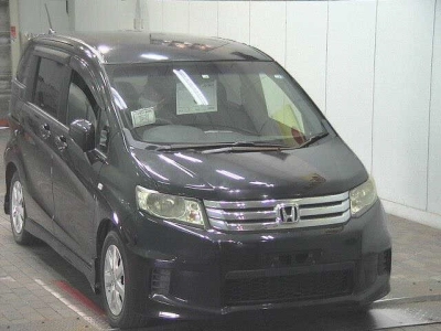 HONDA FREED SPIKE