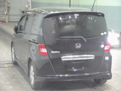 HONDA FREED SPIKE