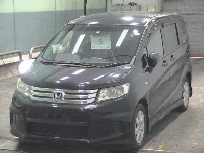 HONDA FREED SPIKE