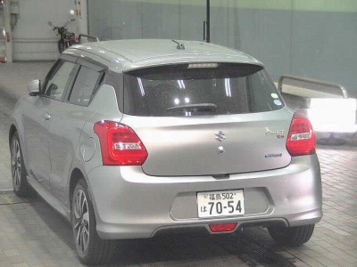 SUZUKI SWIFT