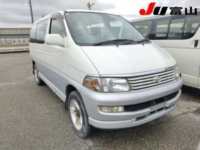 TOYOTA HIACE REGIUS
