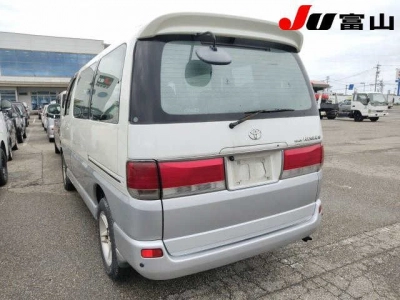 TOYOTA HIACE REGIUS