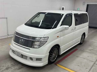 NISSAN ELGRAND