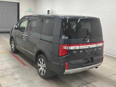 MITSUBISHI DELICA D:5