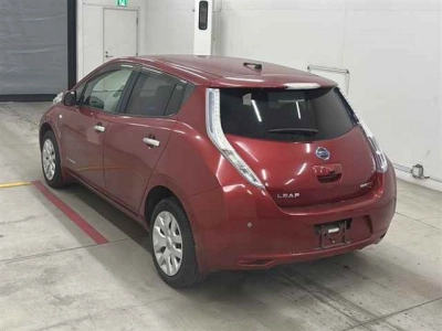 NISSAN LEAF