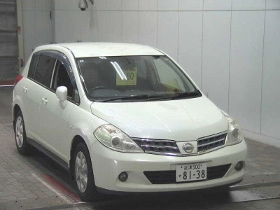 NISSAN TIIDA
