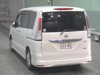 NISSAN SERENA