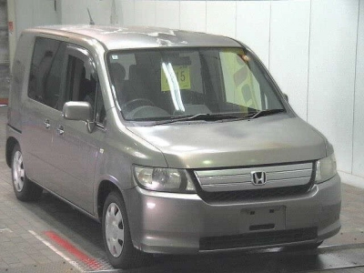 HONDA MOBILIO SPIKE