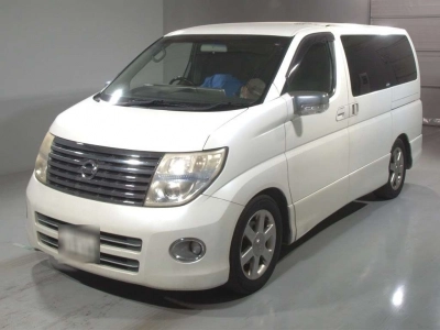 NISSAN ELGRAND