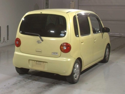 DAIHATSU MOVE LATTE