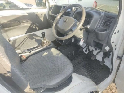 NISSAN NT100 CLIPPER