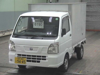 NISSAN NT100 CLIPPER