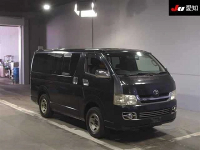 TOYOTA REGIUS VAN