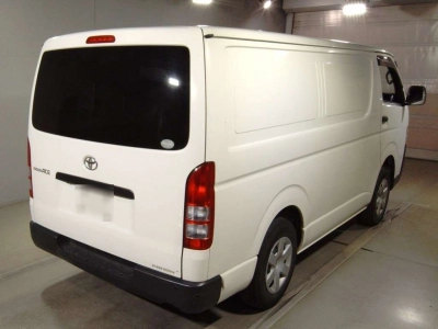 TOYOTA REGIUS VAN