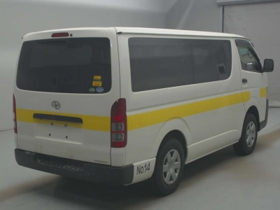 TOYOTA HIACE VAN