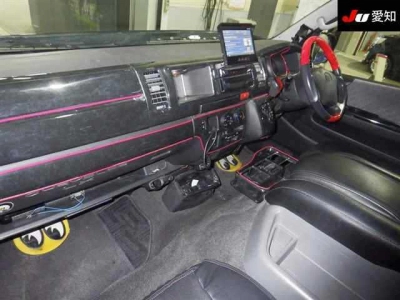 TOYOTA HIACE VAN