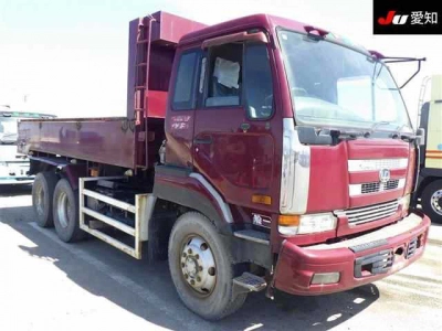 NISSAN UD
