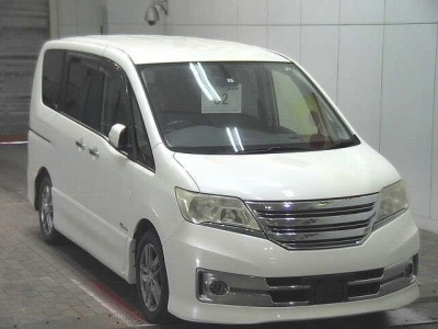 NISSAN SERENA