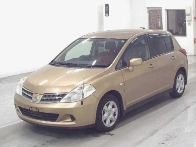NISSAN TIIDA