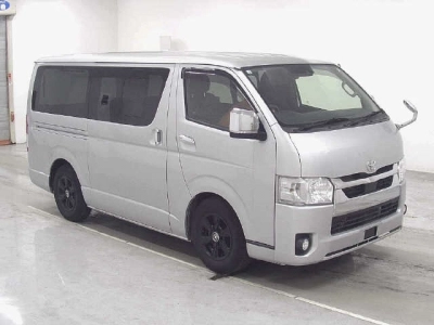 TOYOTA HIACE VAN