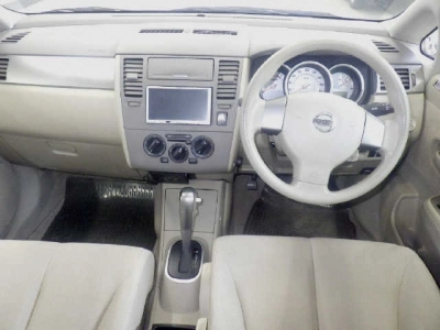 NISSAN TIIDA LATIO
