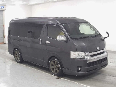 TOYOTA HIACE VAN