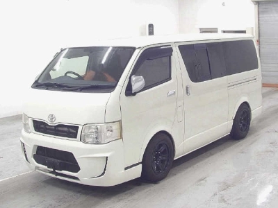 TOYOTA HIACE VAN