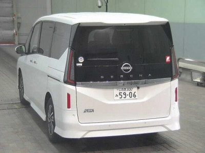 NISSAN SERENA