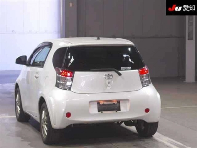 TOYOTA IQ