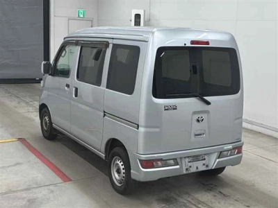 TOYOTA PIXIS VAN