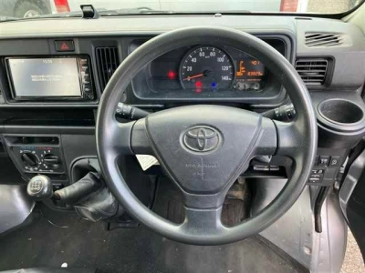 TOYOTA PIXIS VAN