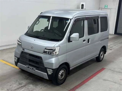 TOYOTA PIXIS VAN