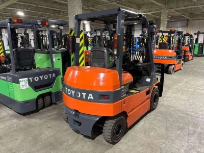 TOYOTA  FORKLIFT 