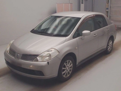 NISSAN TIIDA LATIO