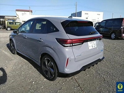 NISSAN AURA
