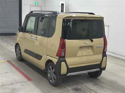 DAIHATSU TANTO FUN CROSS