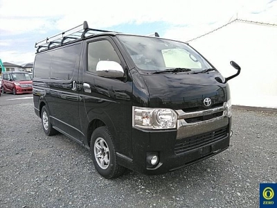 TOYOTA REGIUS VAN