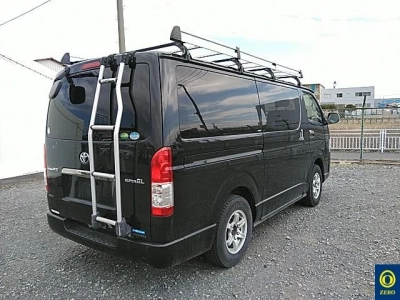 TOYOTA REGIUS VAN