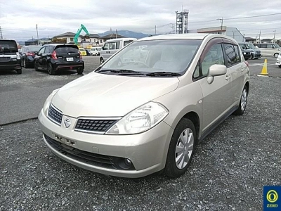 NISSAN TIIDA