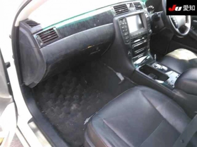 TOYOTA CROWN ATHLETE