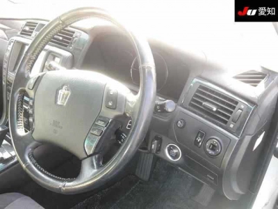 TOYOTA CROWN ATHLETE