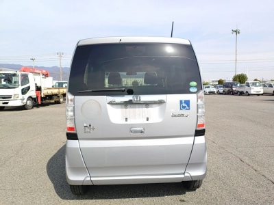 HONDA N BOX +