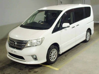 NISSAN SERENA