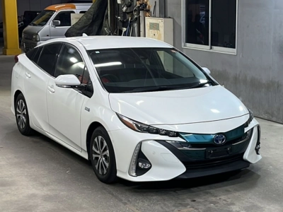 TOYOTA PRIUS PHV