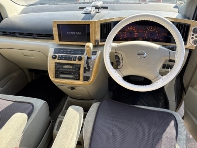 NISSAN ELGRAND