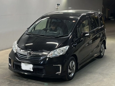 HONDA FREED SPIKE HYBRID