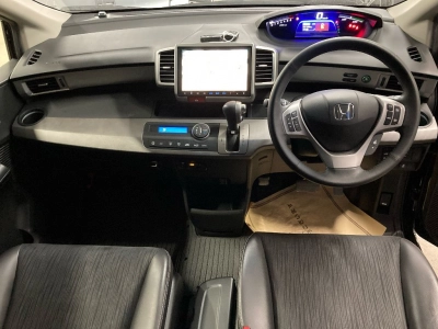 HONDA FREED SPIKE HYBRID