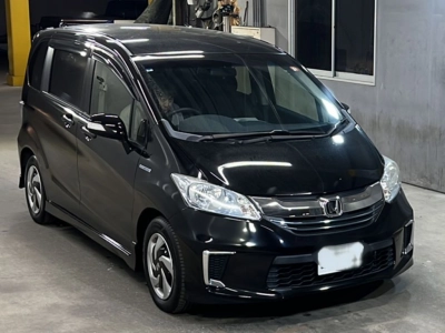 HONDA FREED SPIKE HYBRID