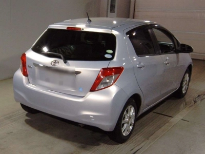 TOYOTA VITZ