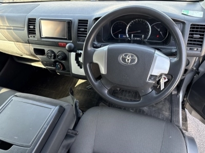 TOYOTA HIACE